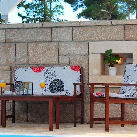 Bungalow Vice With Pool Pakoštane Dış mekan fotoğraf