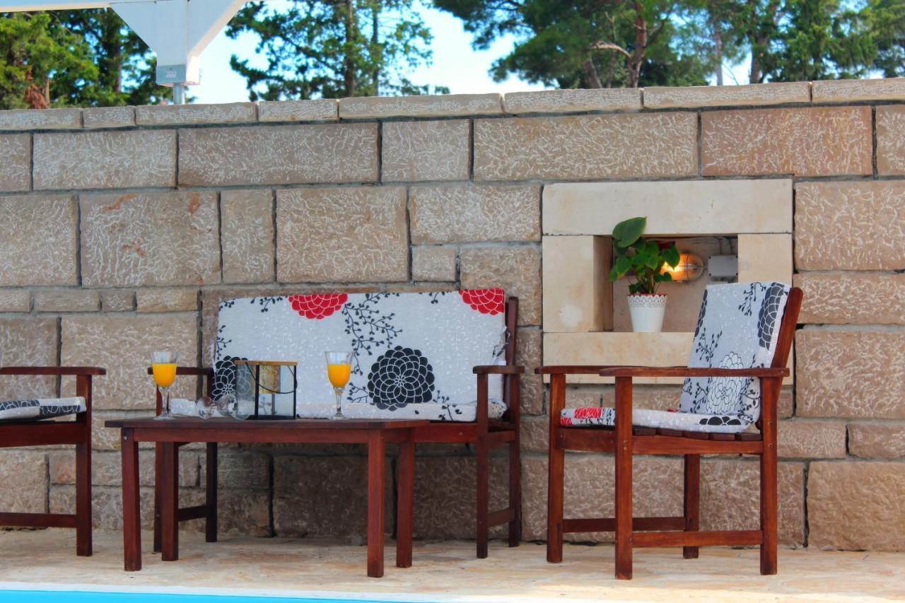 Bungalow Vice With Pool Pakoštane Dış mekan fotoğraf