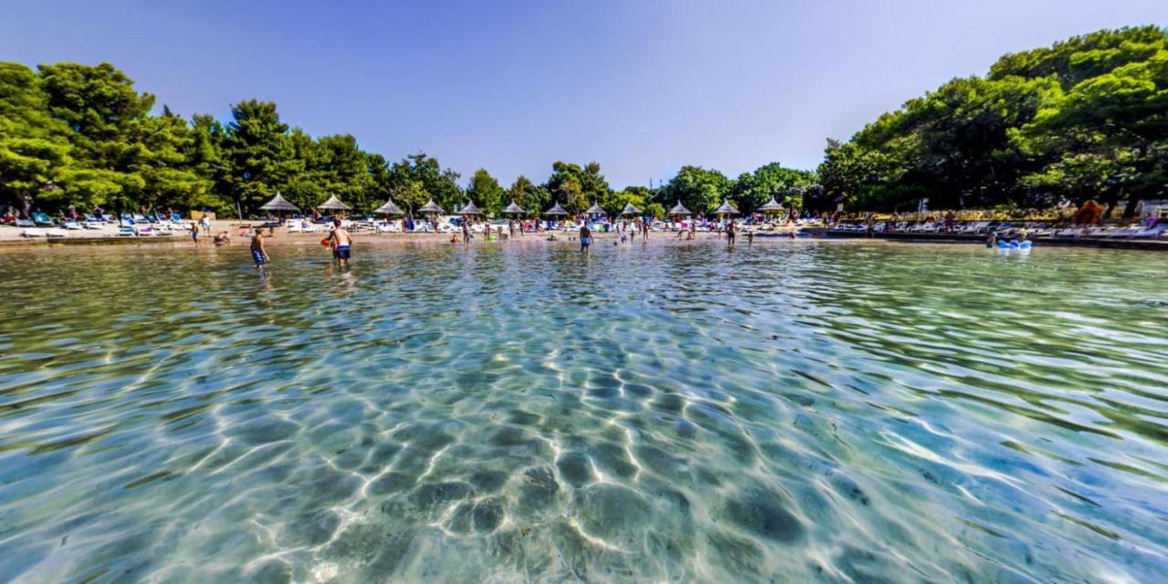 Bungalow Vice With Pool Pakoštane Dış mekan fotoğraf