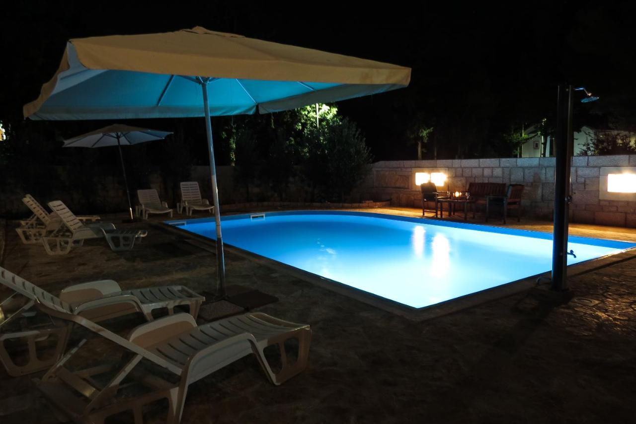 Bungalow Vice With Pool Pakoštane Dış mekan fotoğraf