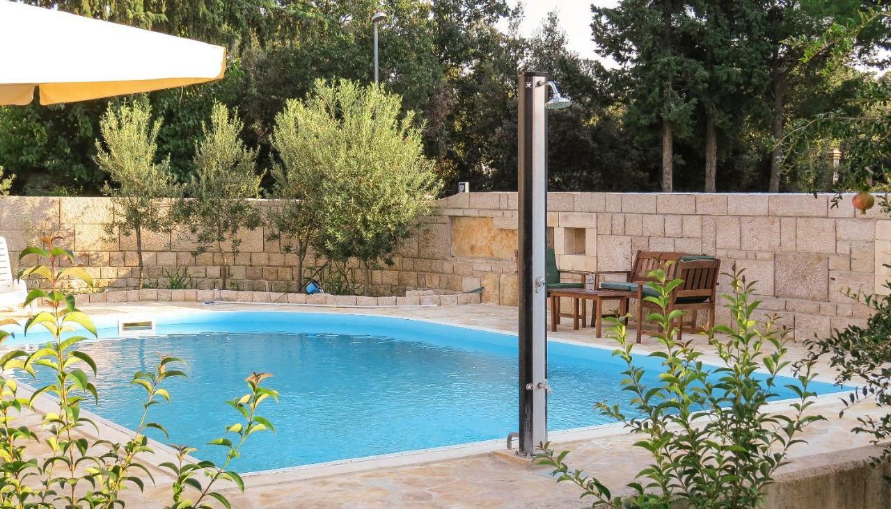 Bungalow Vice With Pool Pakoštane Dış mekan fotoğraf
