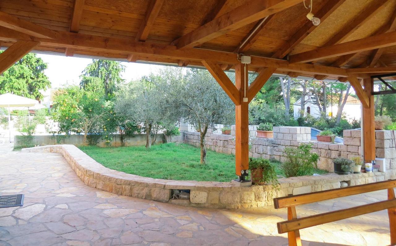 Bungalow Vice With Pool Pakoštane Dış mekan fotoğraf