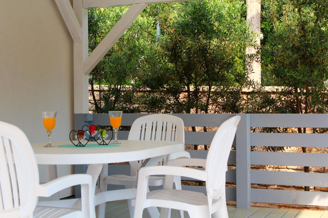 Bungalow Vice With Pool Pakoštane Dış mekan fotoğraf