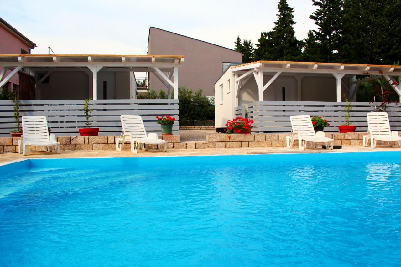 Bungalow Vice With Pool Pakoštane Dış mekan fotoğraf