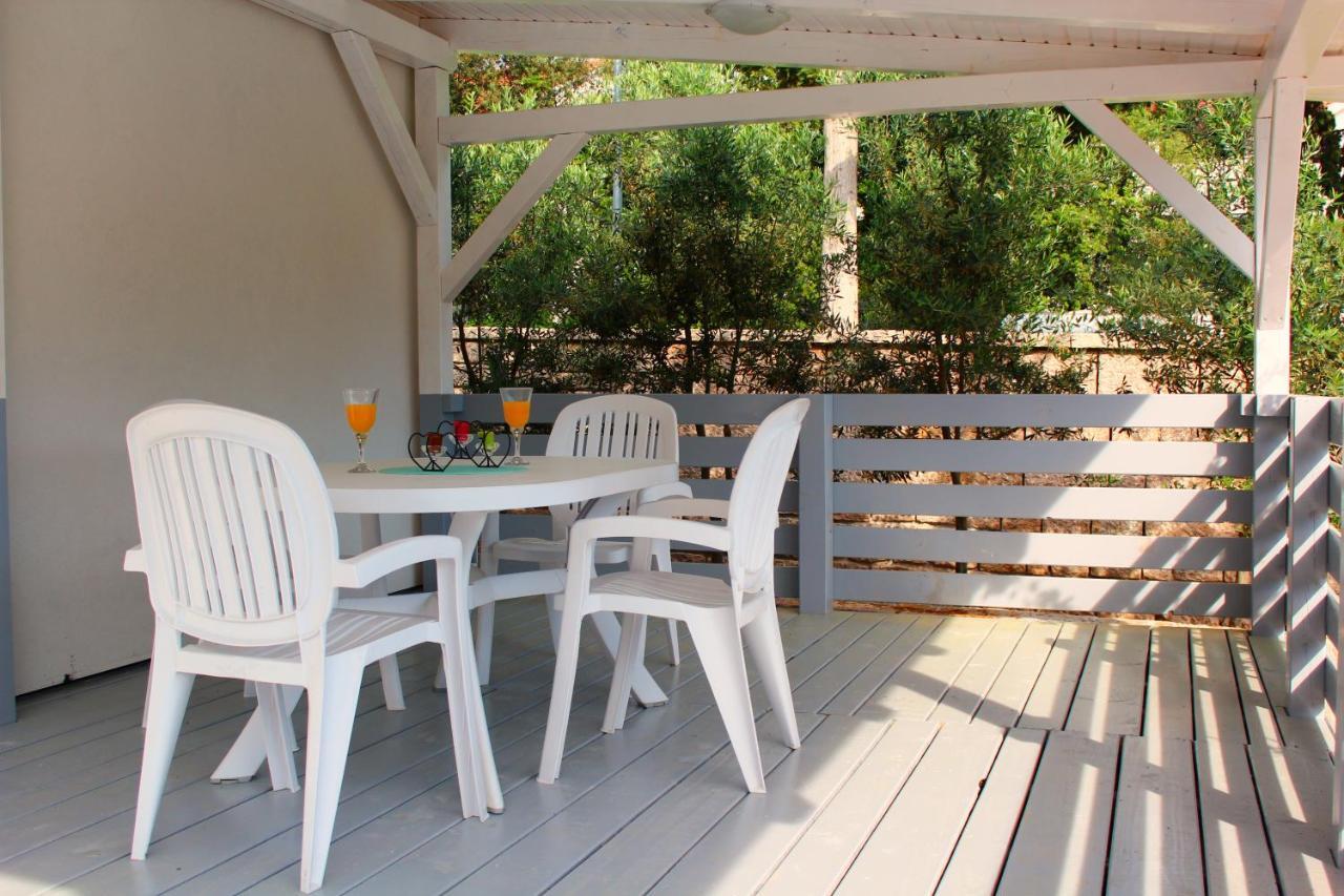 Bungalow Vice With Pool Pakoštane Dış mekan fotoğraf