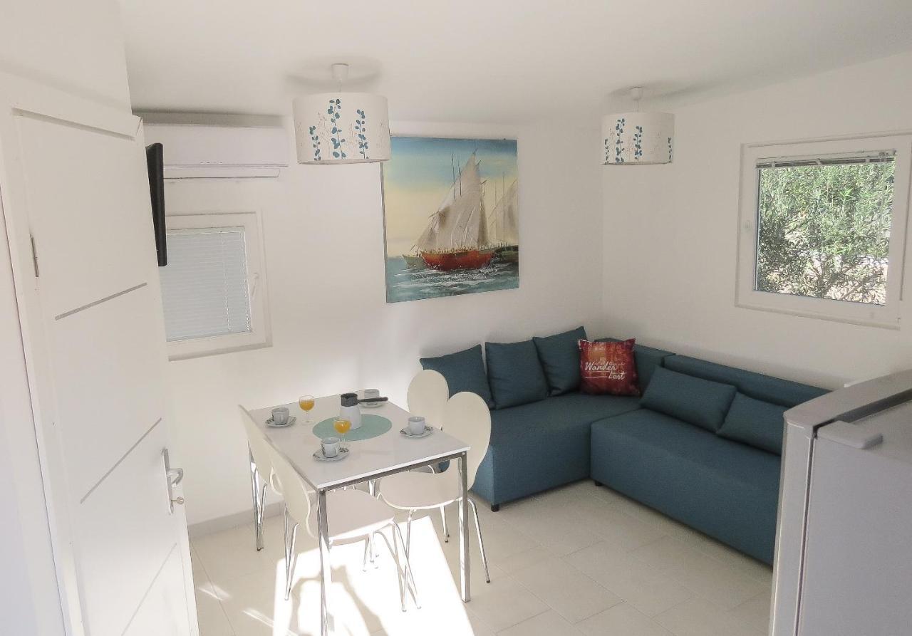 Bungalow Vice With Pool Pakoštane Dış mekan fotoğraf