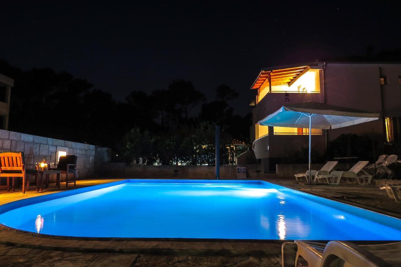 Bungalow Vice With Pool Pakoštane Dış mekan fotoğraf